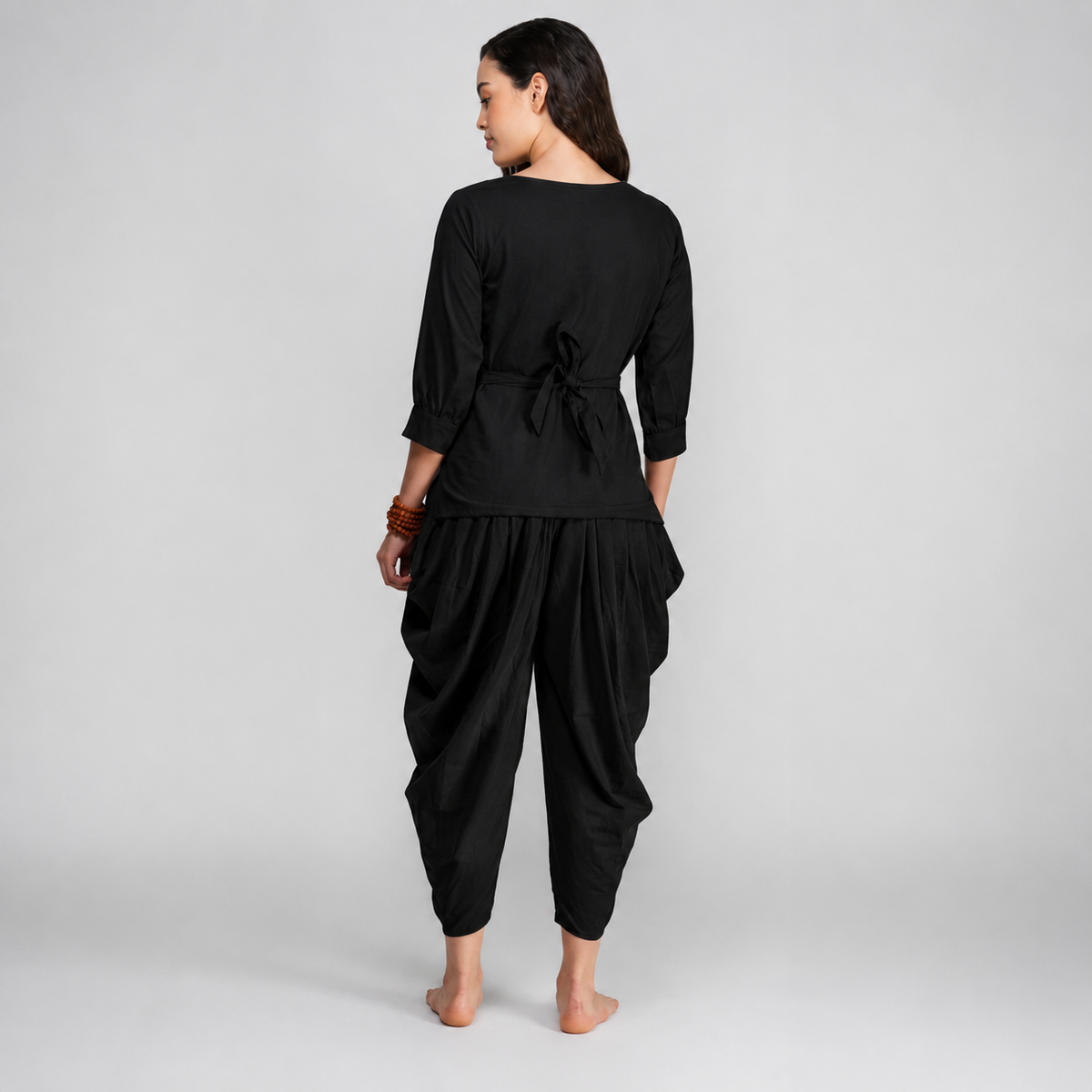 Buddhi Matching Set - Women's Yoga Matching Set - Black — view 1
