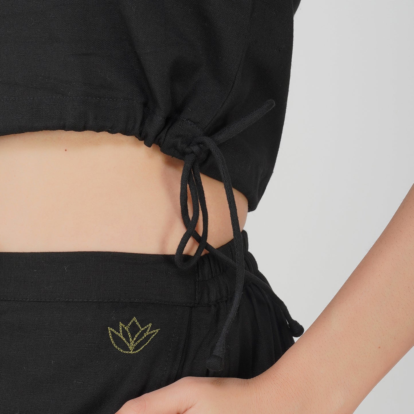 Ananda Matching Set - Women's Yoga Matching Set - Black