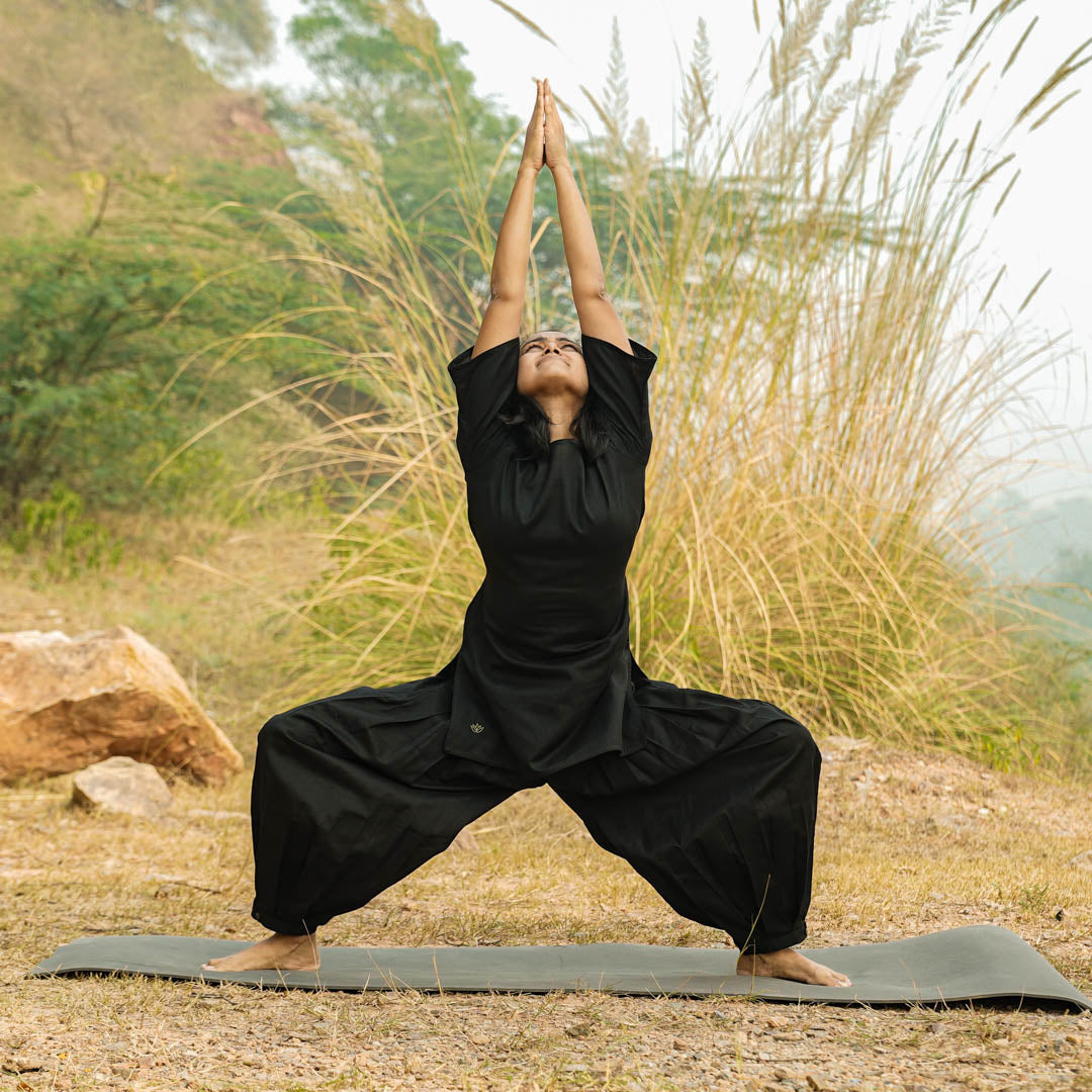 Black cotton yoga co-ord – women’s top and trousers for movement