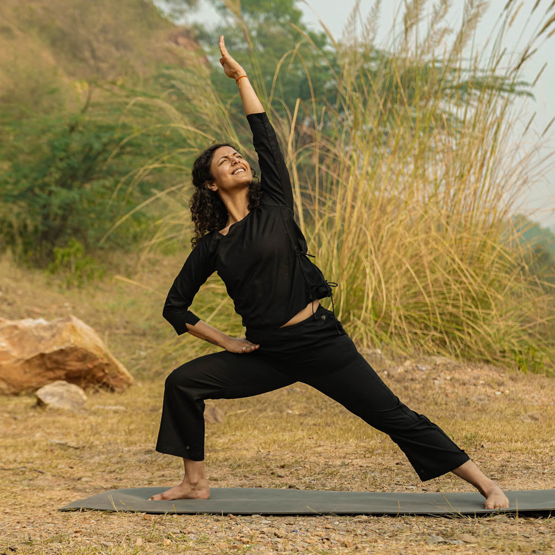 Full-length black yoga pants – soft and airy cotton wear for women