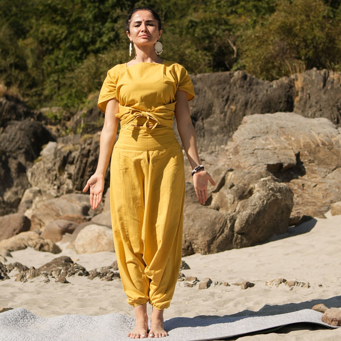 Shwet Matching Set - Women's Yoga Matching Set - Yellow