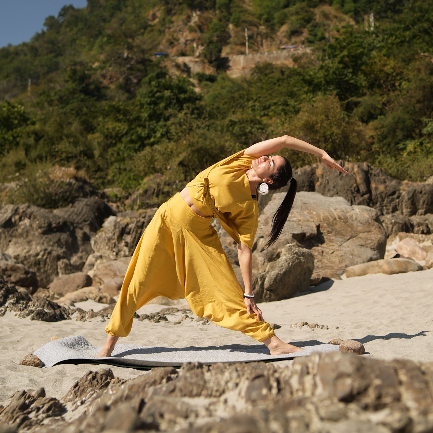Shwet Matching Set - Women's Yoga Matching Set - Yellow