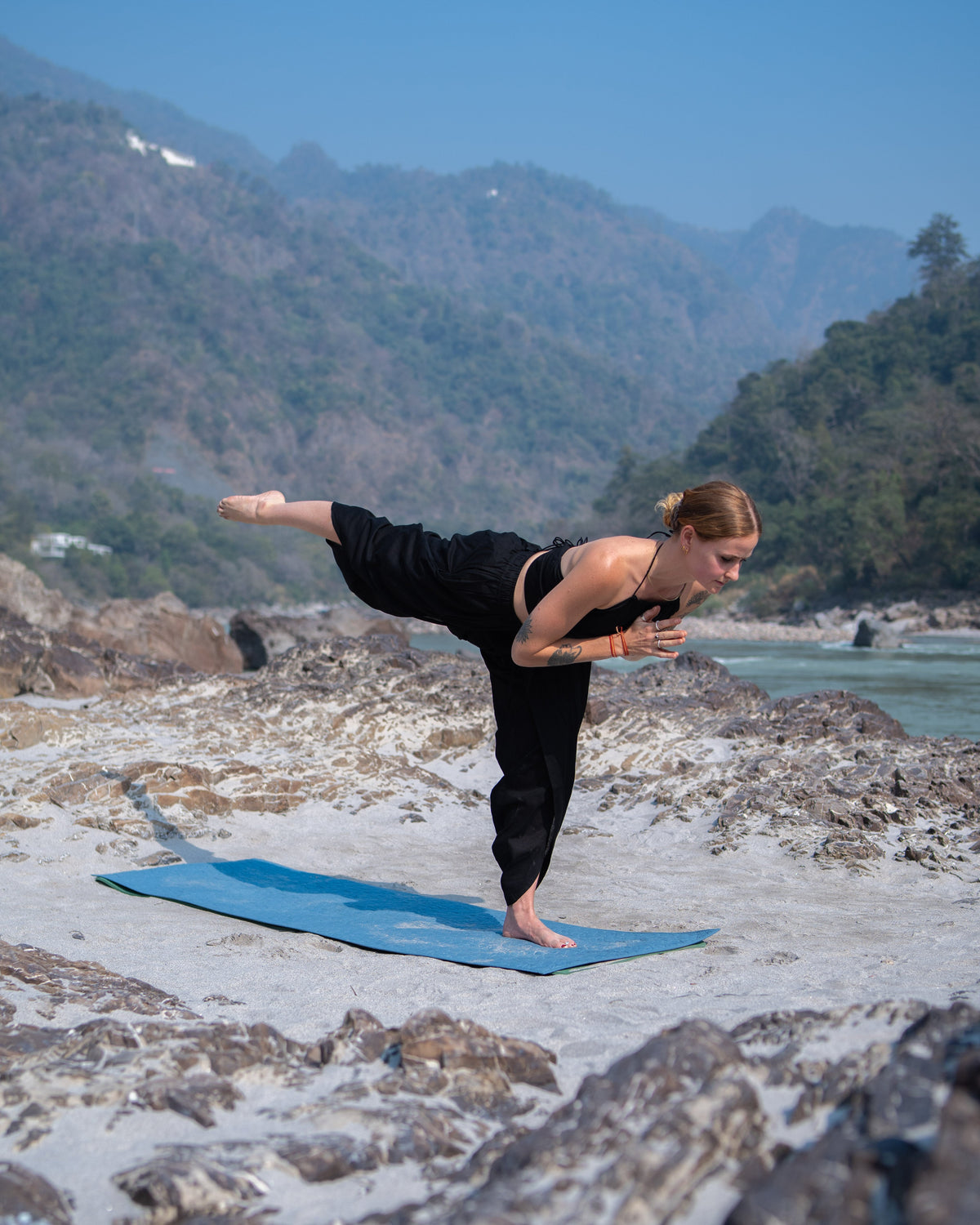Akasha Matching Set - Women's Yoga Matching Set - Black — view 4