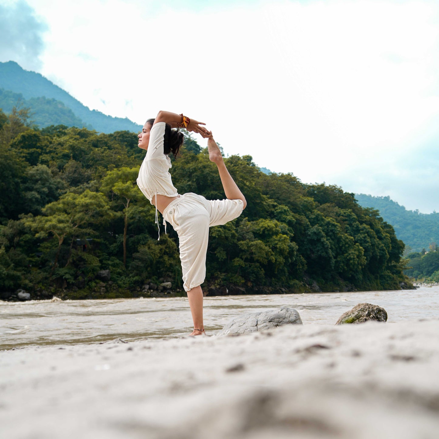 Women Cotton Yoga Pants and Yoga Top Set White -Apas |AKISO
