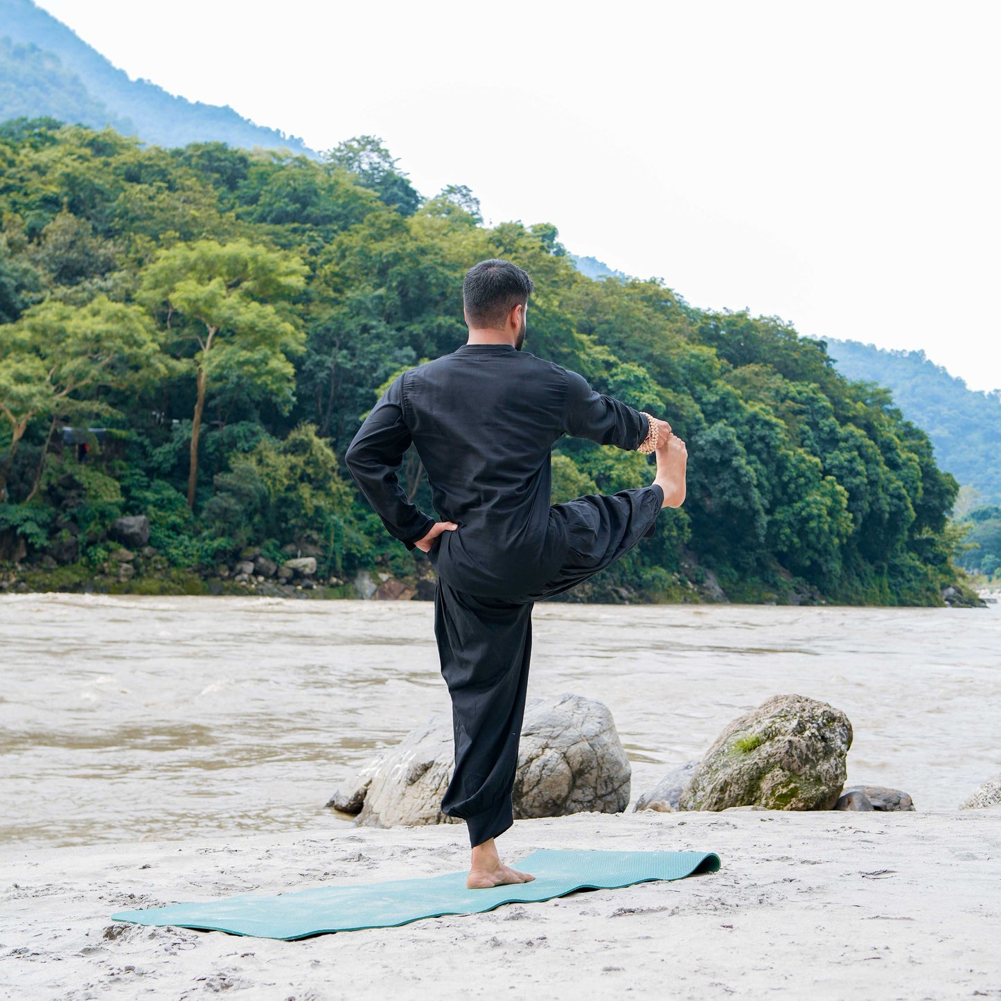 Prithvi Top - Men's Cotton Yoga Top - Black