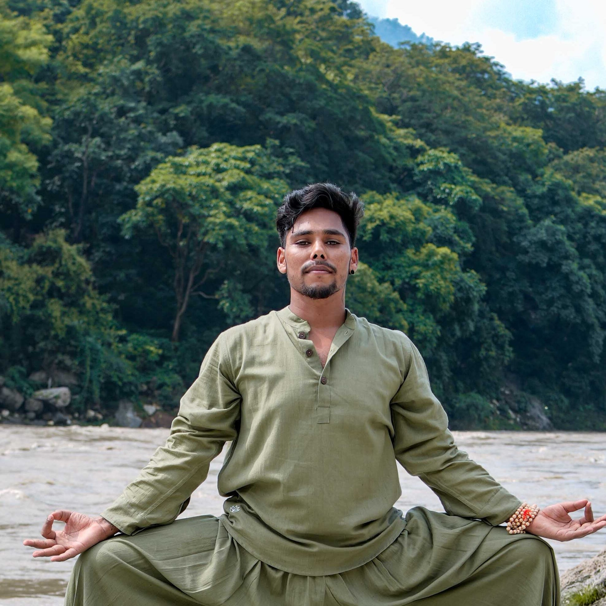 Men Cotton Yoga Top Green -Prithvi |AKISO