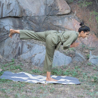 Pastel green cotton yoga trousers for women – eco-style