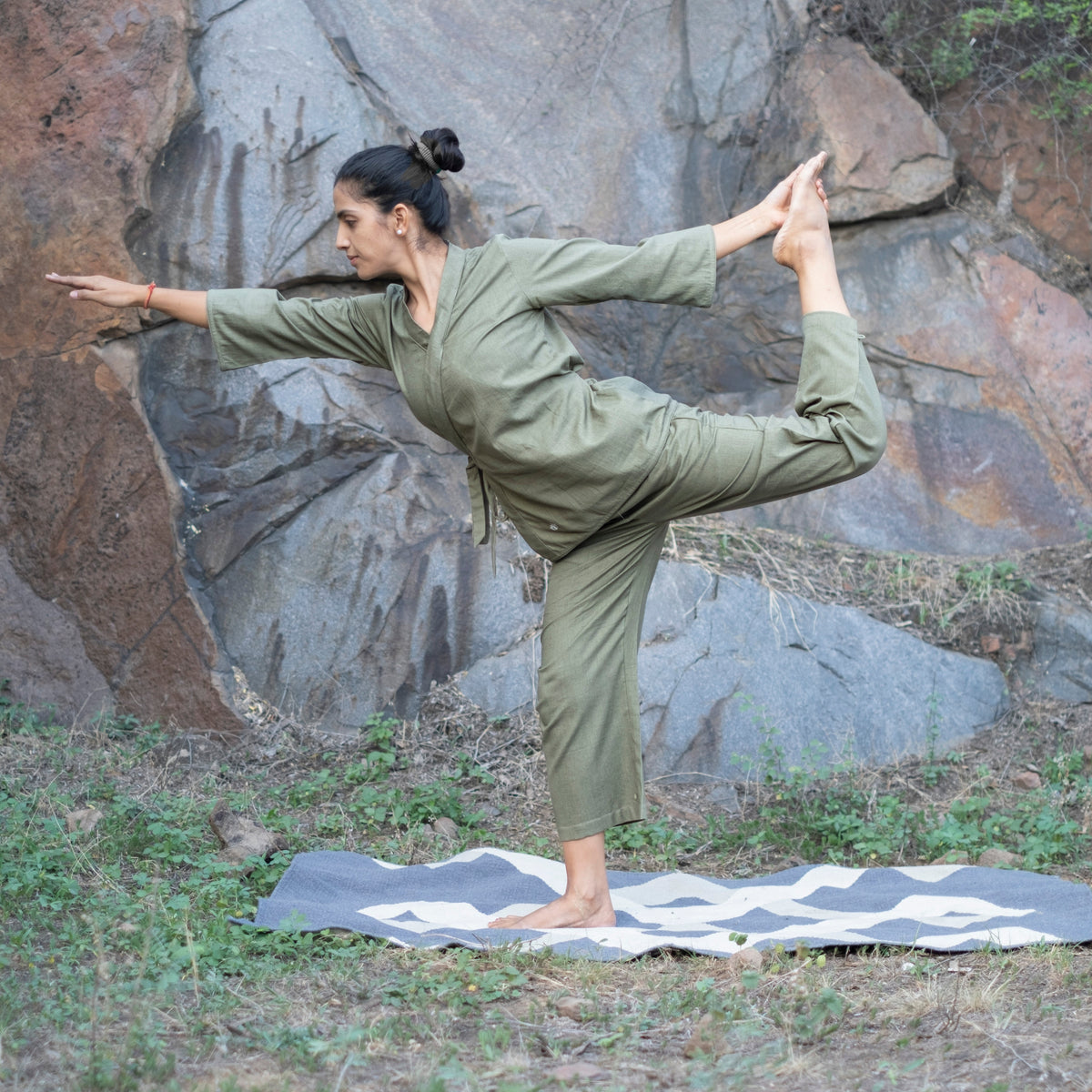 Dharma Top - Women's Cotton Yoga Top - Green — view 5