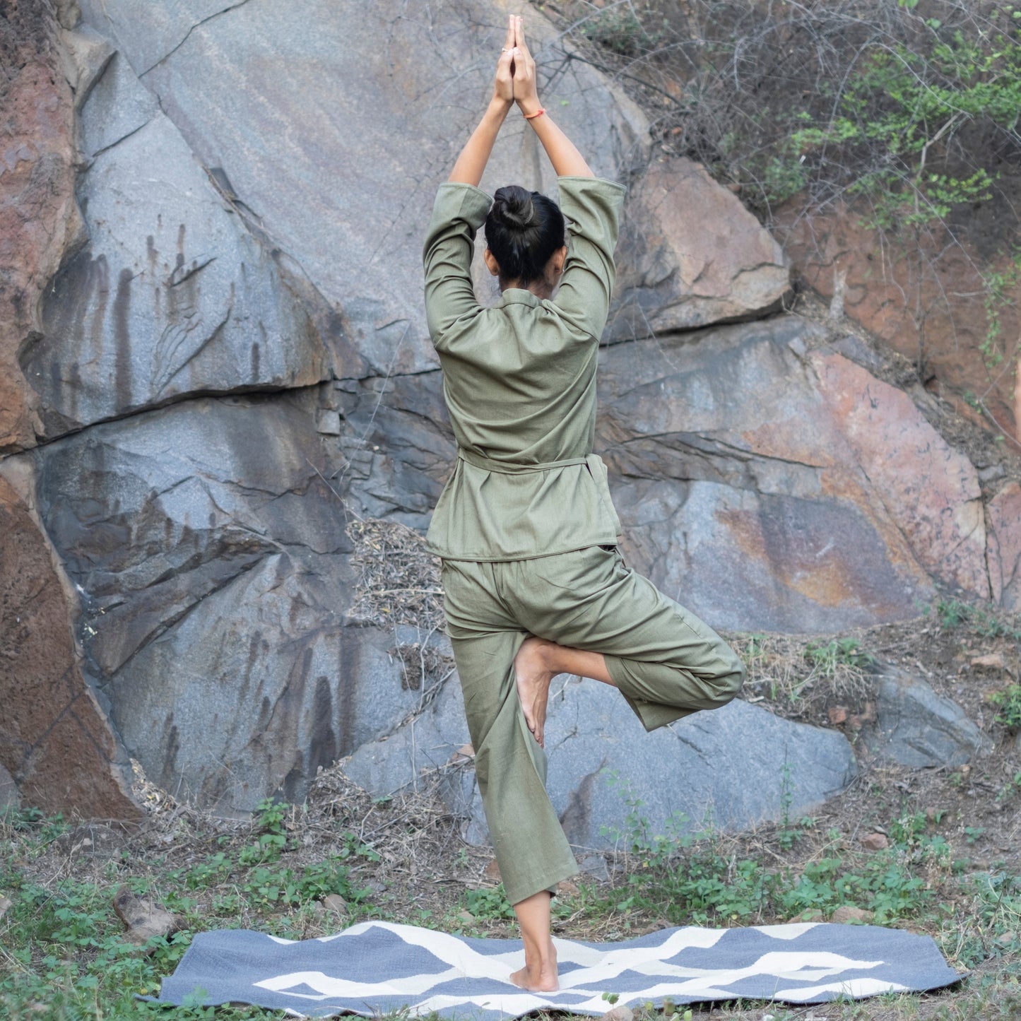Women’s cotton yoga pants in sage green – breathable and light