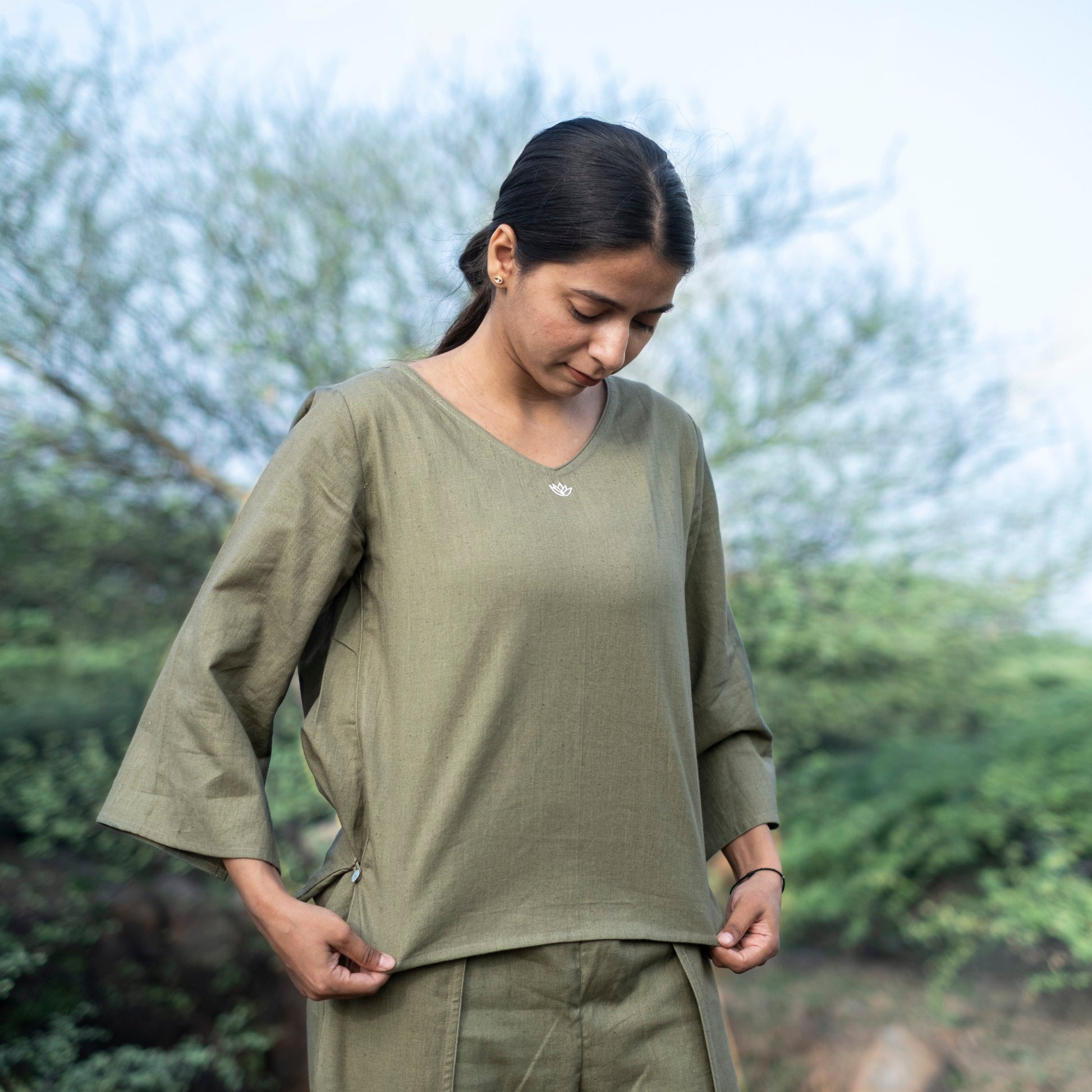 Full-length green cotton yoga set – breathable and stylish by Akiso
