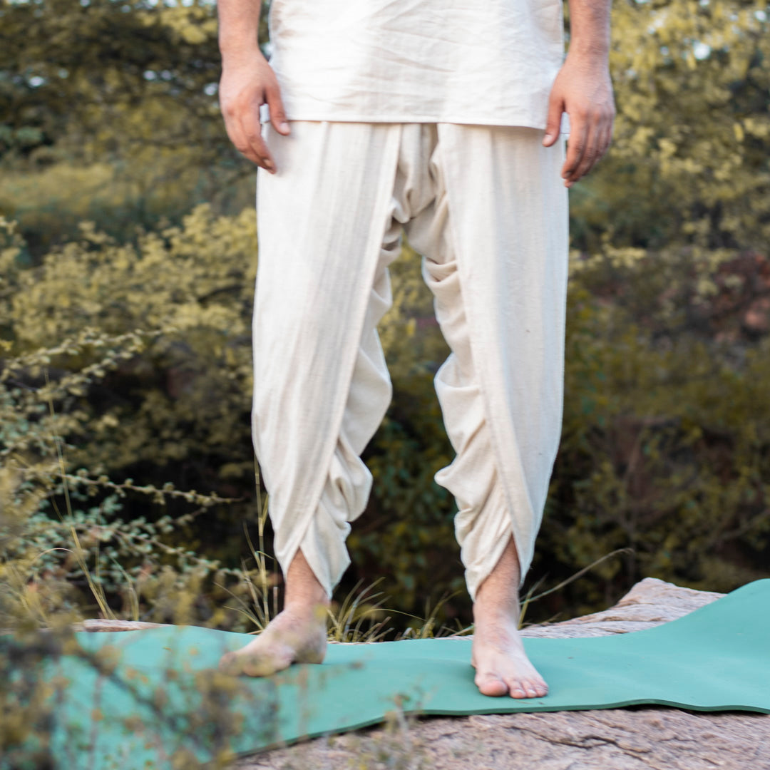 White yoga pants with elastic waist – men’s breathable cotton wear