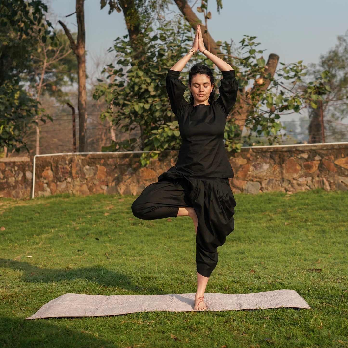 Buddhi Top - Women's Cotton Yoga Top - Black