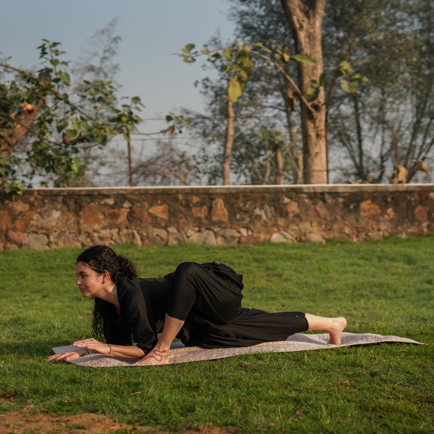Buddhi Matching Set - Women's Yoga Matching Set - Black